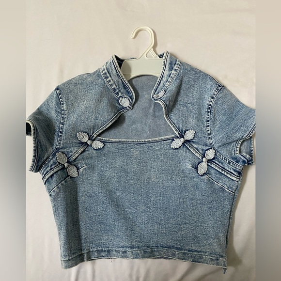 Tops - Oriental style jean crop top